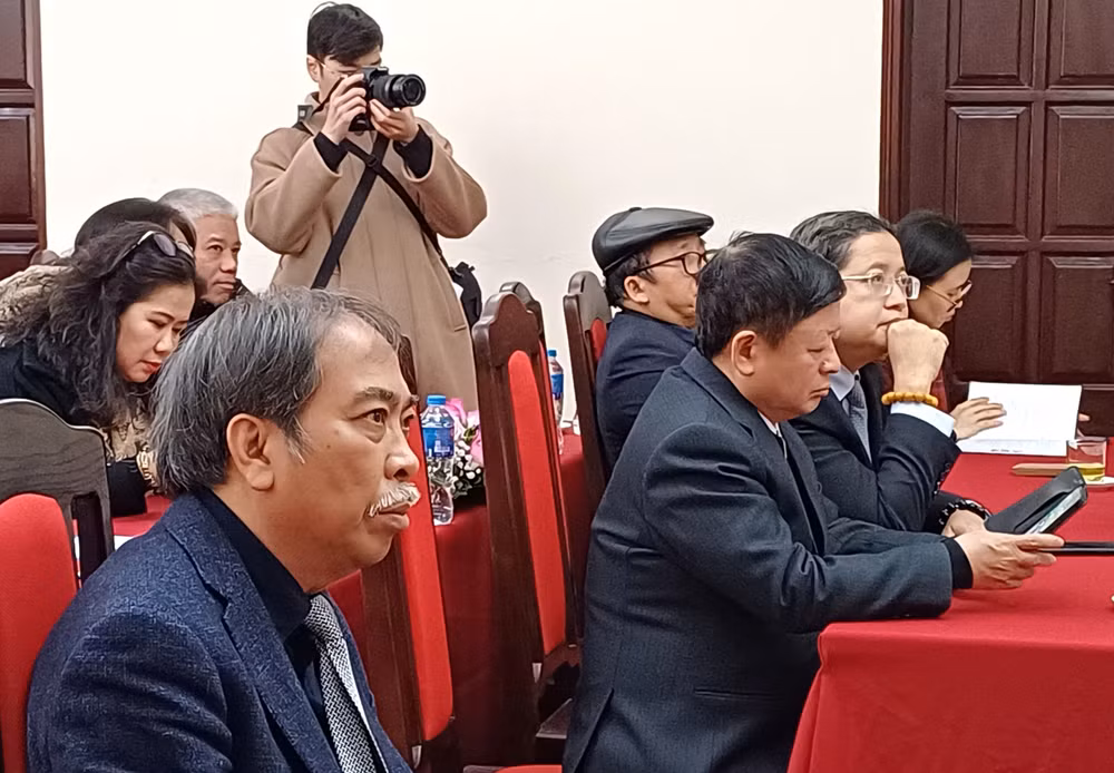 Đại biểu khách mời và lãnh đạo Hội Nhà văn Việt Nam tại Lễ trao giải.