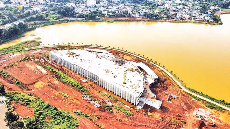 Công trình quảng trường trung tâm tỉnh Đắk Nông đang chậm tiến độ, phải điều chỉnh thời gian hoàn thành thêm ba tháng.