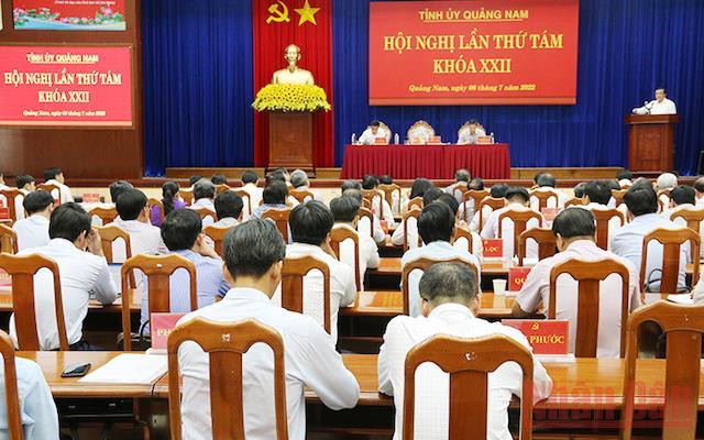 Bí thư Tỉnh ủy Quảng Nam Phan Việt Cường phát biểu kết luận hội nghị lần thứ tám. Quảng Nam tạo môi trường đầu tư, kinh doanh thuận lợi cho kinh tế tư nhân phát triển -0