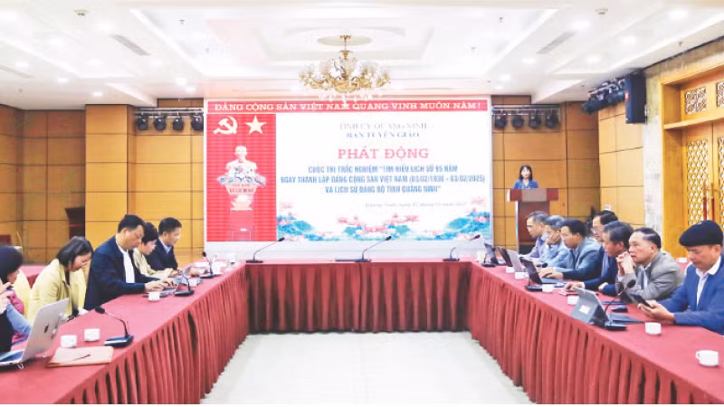 Lễ phát động cuộc thi trắc nghiệm “Tìm hiểu lịch sử 95 năm Ngày thành lập Đảng Cộng sản Việt Nam 3/2 (1930-2025) và lịch sử Đảng bộ tỉnh Quảng Ninh”.