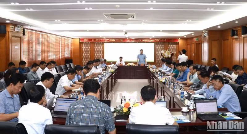 Lãnh đạo Tập đoàn TKV và các đơn vị khai thác than tại Quảng Ninh ở 3 vùng miền tây, Hạ Long và Cẩm Phả đã đánh giá kết quả sản xuất, kinh doanh trong 9 tháng và triển khai nhiệm vụ quý IV/2024.