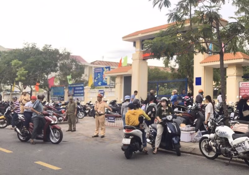 “Sổ tay An toàn giao thông khu vực trường học” đã được Bộ Giao thông vận tải phê duyệt làm tài liệu tham khảo cấp quốc gia đầu tiên về khu vực trường học an toàn. “Sổ tay An toàn giao thông khu vực trường học” đã được Bộ Giao thông vận tải phê duyệt làm tài liệu tham khảo cấp quốc gia đầu tiên về khu vực trường học an toàn.