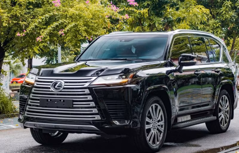 Có 395 xe Lexus LX 600 (sản xuất từ ngày 2/8/2021 đến 25/12/2023) được triệu hồi để cập nhật phần mềm điều khiển hộp số tự động.