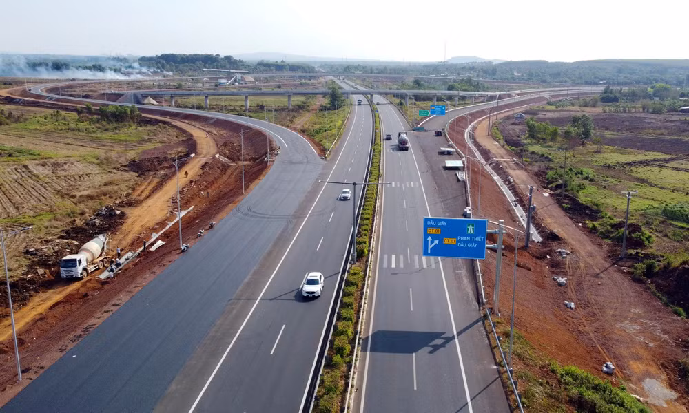 Cao tốc Phan Thiết-Dầu Giây sẽ khánh thành, đưa vào khai thác từ ngày mai, 29/4.