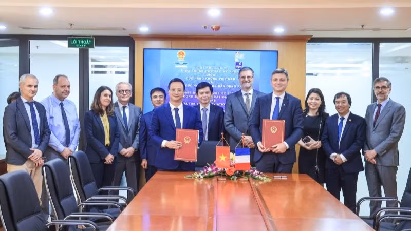 Tổng cục Hàng không dân dụng Pháp đã liên tục trợ giúp Cục Hàng không Việt Nam nâng cao năng lực giám sát an toàn hàng không cũng như nâng cao năng lực trong lĩnh vực quản lý hoạt động bay.