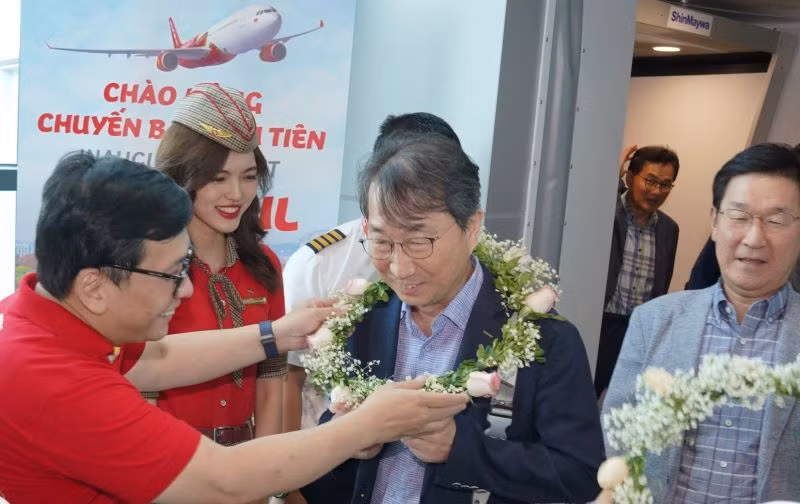 Trong 6 tháng đầu năm nay, Vietjet đã đưa 3,5 triệu lượt khách quốc tế đến Việt Nam, góp phần phát triển du lịch, kinh tế giữa các nước.