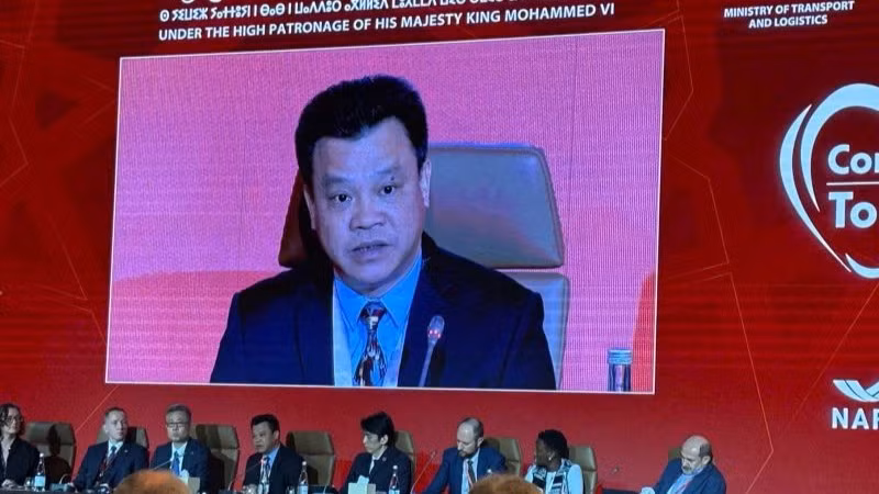 Ông Lê Kim Thành, Phó Chủ tịch chuyên trách Ủy ban An toàn giao thông Quốc gia chia sẻ các giải pháp thành công của Việt Nam đối với xe máy.