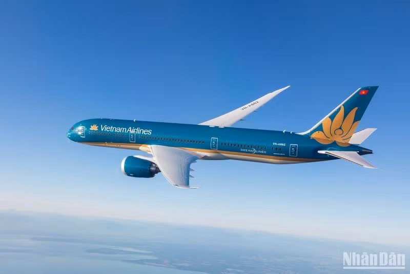 Vietnam Airlines mở bán vé Tết Nguyên đán ưu đãi đồng giá 666 nghìn đồng.