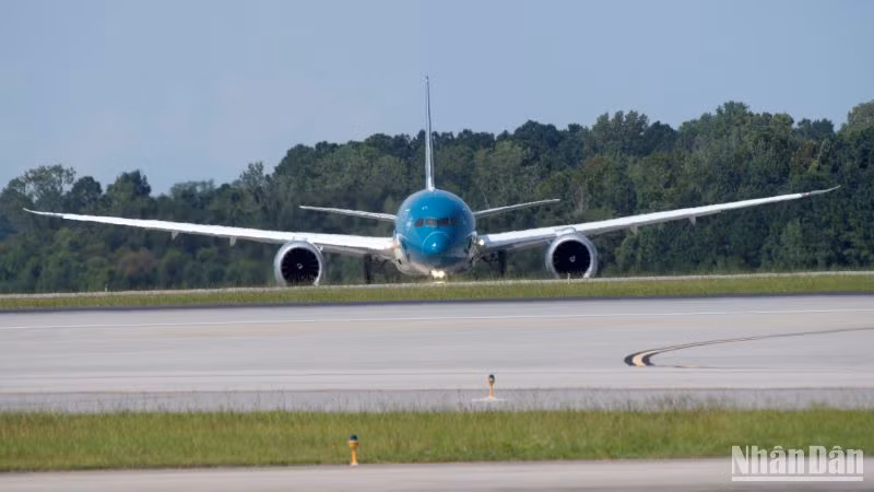 Đường bay thẳng Mỹ còn có nhiệm vụ mở ra một cầu nối hàng không thuận lợi cho giao lưu giữa nhân dân hai nước.