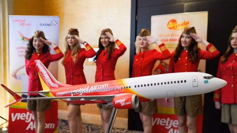 Bộ Tài chính đã trao Giấy chứng nhận đầu tư ra nước ngoài cho Công ty Aviation Holdings, thành viên của Vietjet, nhằm thực hiện giao dịch mua cổ phần chiến lược tại hãng hàng không Qazaq Air. Bộ Tài chính đã trao Giấy chứng nhận đầu tư ra nước ngoài cho Công ty Aviation Holdings, thành viên của Vietjet, nhằm thực hiện giao dịch mua cổ phần chiến lược tại hãng hàng không Qazaq Air.