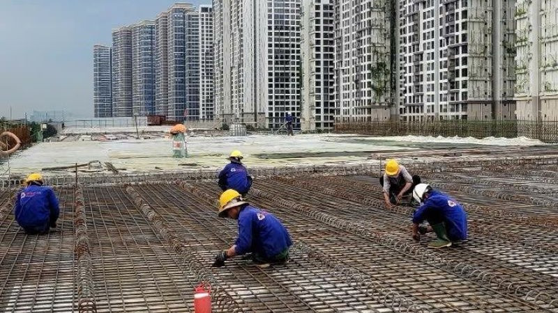 Trong dịp lễ 30/4, tại dự án Vành đai 3 Thành phố Hồ Chí Minh, Định An huy động gần 100 kỹ sư cùng gần 250 công nhân chia ca, phân kíp thi công liên tục, duy trì 90% số lượng người lao động, máy móc thiết bị làm việc. Trong dịp lễ 30/4, tại dự án Vành đai 3 Thành phố Hồ Chí Minh, Định An huy động gần 100 kỹ sư cùng gần 250 công nhân chia ca, phân kíp thi công liên tục, duy trì 90% số lượng người lao động, máy móc thiết bị làm việc.