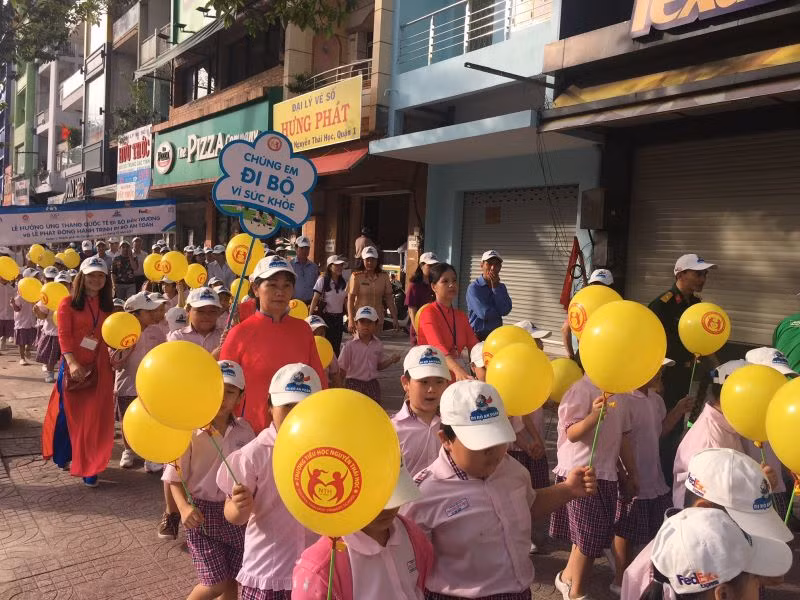 Đường đến trường an toàn.