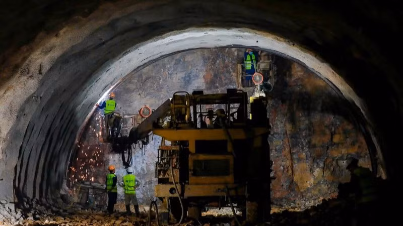 Thi công hầm trên tuyến cao tốc Đồng Đăng-Trà Lĩnh.