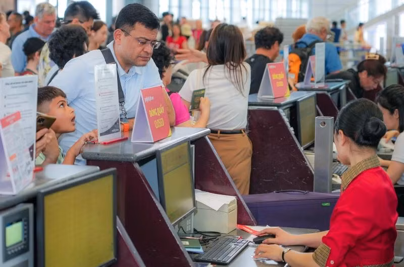 Trên các chặng bay nội địa hạng phổ thông cơ bản, các hãng hàng không đang công bố giá vé thấp hơn so với mức tối đa quy định.