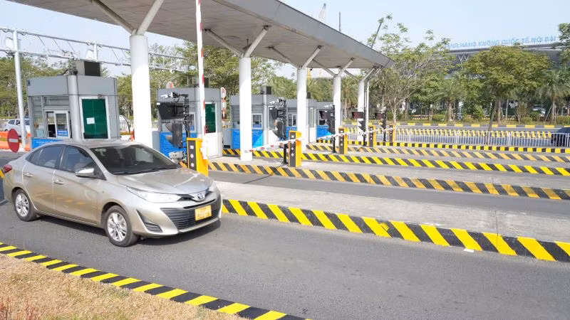 Trong thời gian tới, Cảng Hàng không quốc tế Nội Bài sẽ quy hoạch làn thu phí thuần ETC và làn thu phí hỗn hợp để rút ngắn thời gian xe qua trạm.