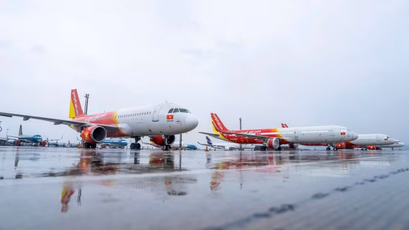 Các hãng hàng không được giao chỉ đạo tổ bay bổ sung thêm dầu dự trữ (đối với các chuyến bay đêm 7/9, rạng sáng 8/9), đề phòng trường hợp phải bay chờ, chuyển hướng đến sân bay dự bị.