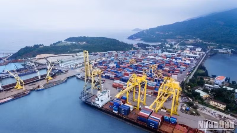 Cục Hàng hải và Đường thủy Việt Nam đã yêu cầu các doanh nghiệp cảng có kế hoạch ứng phó với nguy cơ lượng hàng container bị tồn đọng tại cảng.