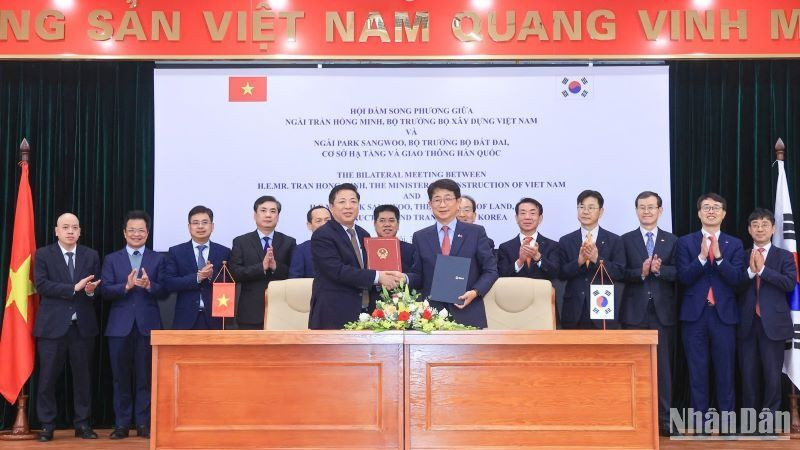Tại hội đàm, hai bên thống nhất sẽ tích cực trao đổi, triển khai hiệu quả hơn nữa các nội dung hợp tác, góp phần tăng cường mối quan hệ Đối tác Chiến lược toàn diện giữa Việt Nam-Hàn Quốc.