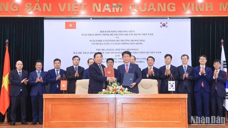 Tại hội đàm, hai bên thống nhất sẽ tích cực trao đổi, triển khai hiệu quả hơn nữa các nội dung hợp tác, góp phần tăng cường mối quan hệ Đối tác Chiến lược toàn diện giữa Việt Nam-Hàn Quốc.