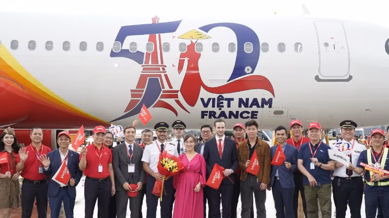 Nữ tỷ phú Phương Thảo đầu tư xây dựng đội tàu bay hùng mạnh mang quốc tịch Việt Nam, góp phần cho một Việt Nam hùng cường.