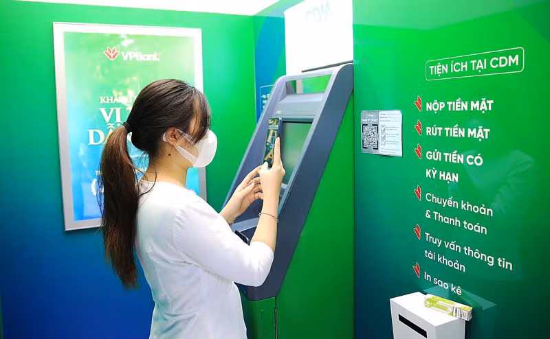 Dự báo, sang năm 2024, một nửa dịch vụ ngân hàng Việt Nam sẽ được “số hóa”.