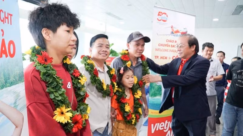 Các đường bay mới do Vietjet khai thác mở ra cơ hội thuận tiện hơn cho người dân cả nước và du khách đến khám phá vùng đất thiêng liêng Côn Đảo. Các đường bay mới do Vietjet khai thác mở ra cơ hội thuận tiện hơn cho người dân cả nước và du khách đến khám phá vùng đất thiêng liêng Côn Đảo.