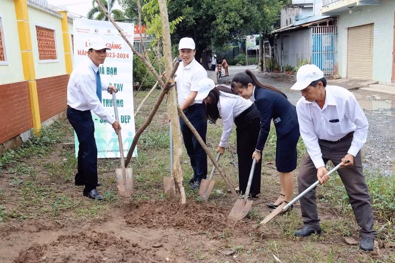 Chương trình năm 2023 sẽ trồng thêm 570 cây cảnh quan tại 9 trường tiểu học và trung học cơ sở thuộc 3 tỉnh, thành phố.
