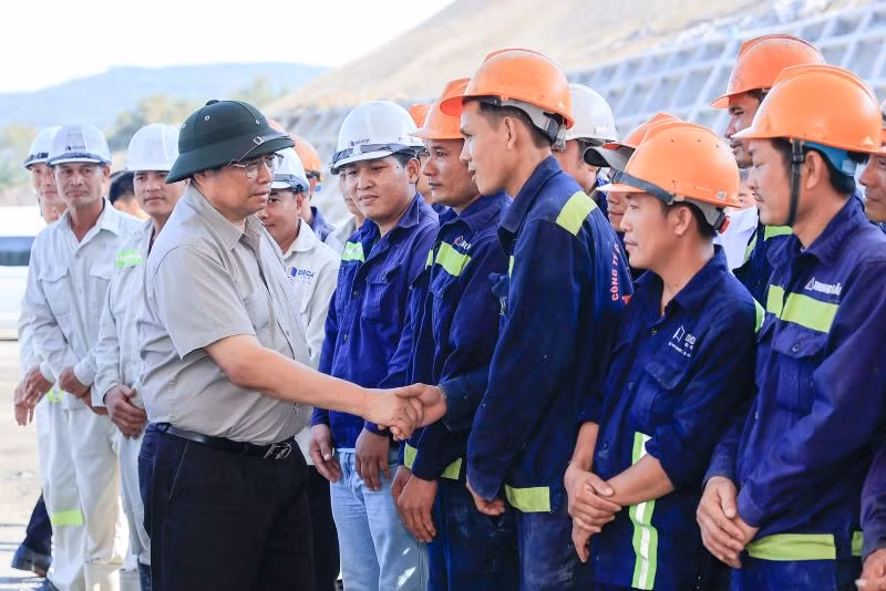 Thủ tướng Chính phủ cũng tán thành việc bổ sung kinh phí để đào tạo nhân lực quản lý vận hành các công trình giao thông.