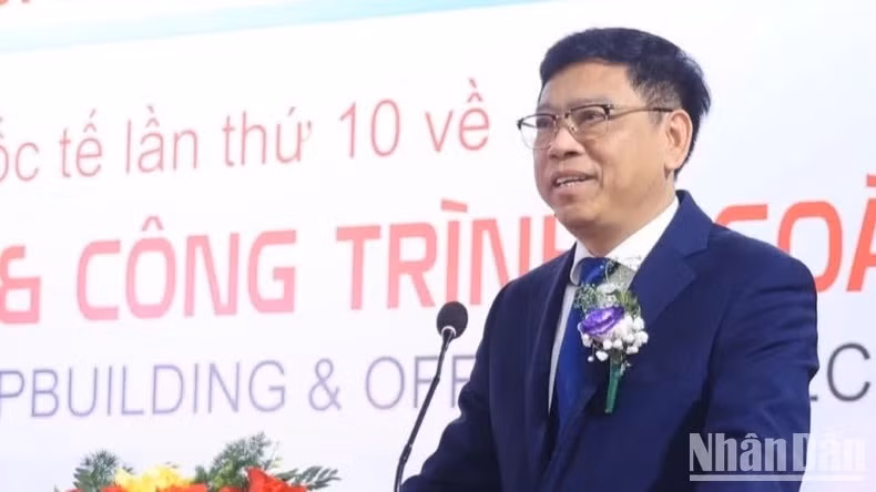 Thứ trưởng Xây dựng Nguyễn Xuân Sang.