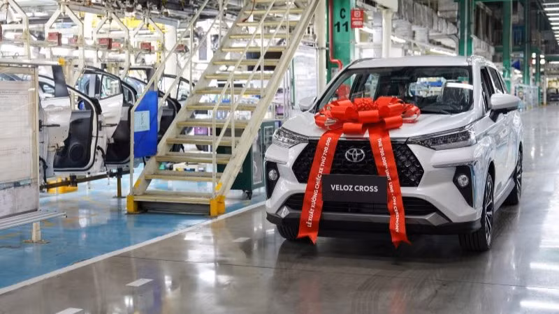 Chiếc xe xuất xưởng thứ 700.000 của Toyota Việt Nam là mẫu xe chủ lực Veloz Cross.
