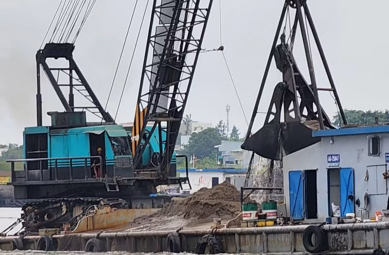 Việc khai thác vật liệu cát tại các mỏ đều được đánh giá tác động môi trường.