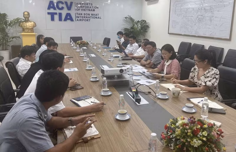 Quang cảnh cuộc họp.