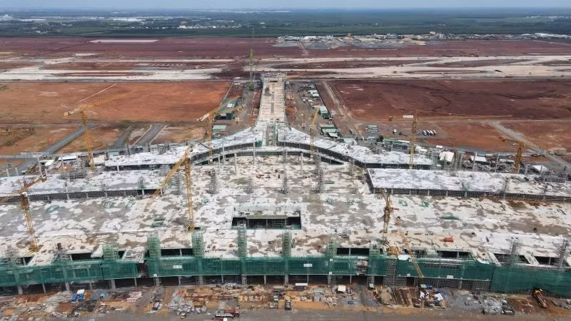 Việc xây dựng ngay đường cất hạ cánh thứ 2 sẽ đáp ứng nhu cầu khai thác giai đoạn 1 của Long Thành trong tình huống khi đường cất hạ cánh thứ 1 xảy ra sự cố.