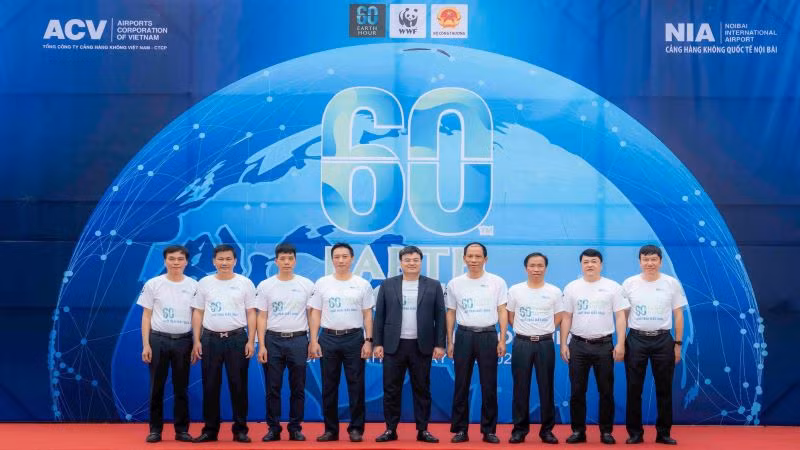 Cán bộ, nhân viên NIA hưởng ứng Giờ Trái đất.