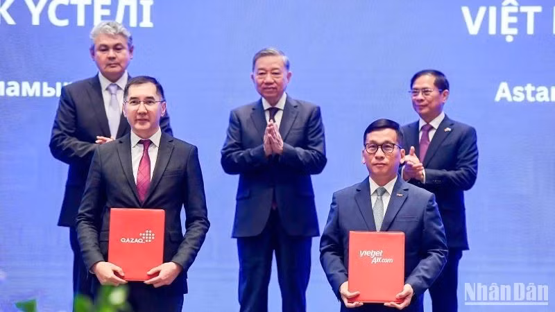 Hãng hàng không Vietjet và Qazaq Air đã công bố hợp tác chiến lược, chuẩn bị ra mắt hãng hàng không “Vietjet Qazaqstan”.