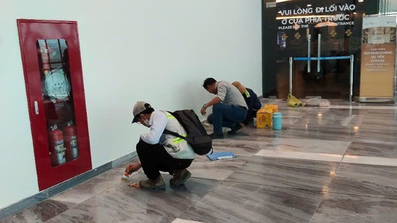 Nhà thầu huy động, bố trí lực lượng, tăng tốc thi công, cam kết đến cuối tháng 6/2025 sẽ hoàn thành toàn bộ khối lượng đá lát nền còn lại. Nhà thầu huy động, bố trí lực lượng, tăng tốc thi công, cam kết đến cuối tháng 6/2025 sẽ hoàn thành toàn bộ khối lượng đá lát nền còn lại.