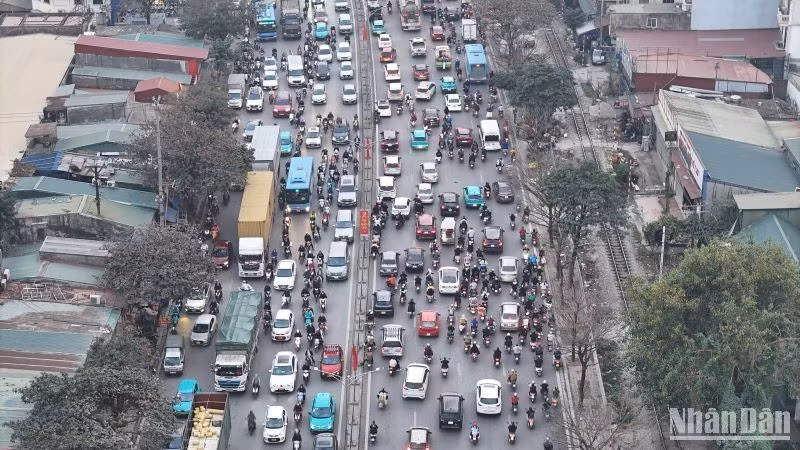 Hiện, mô-tô, xe máy vẫn đang là phương tiện đi lại chủ yếu của người dân Việt Nam, với khoảng 77 triệu xe máy được đăng ký (tính đến hết năm 2024).
