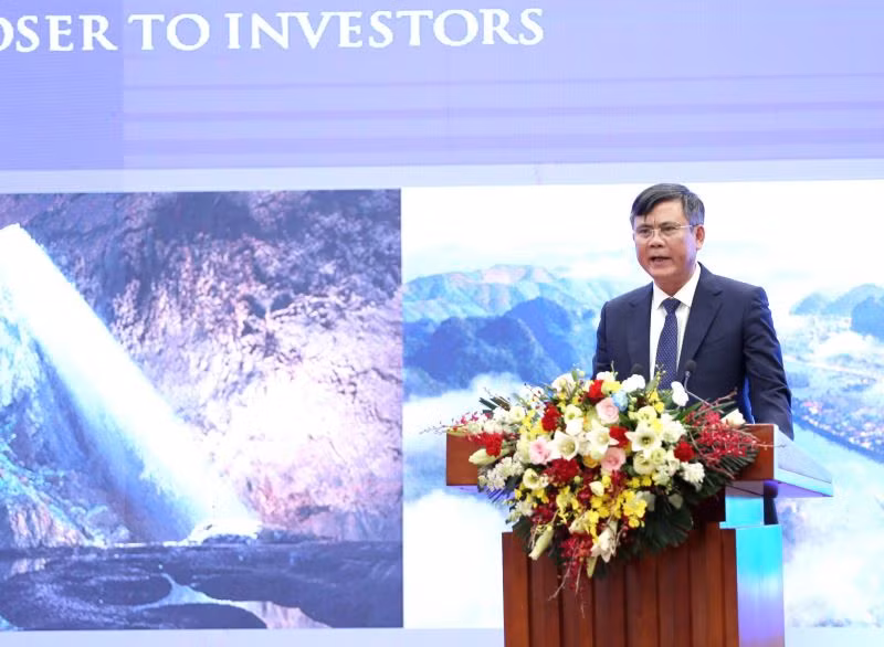 Chủ tịch UBND tỉnh Quảng Bình Trần Thắng phát biểu ý kiến.