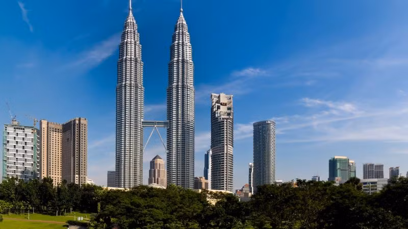 Đường bay Vietjet kết nối hai Thủ đô (Hà Nội của Việt Nam và Kuala Lumpur của Malaysia) sẽ khai trương ngày 28/11 tới đây với tần suất 7 chuyến khứ hồi mỗi tuần.