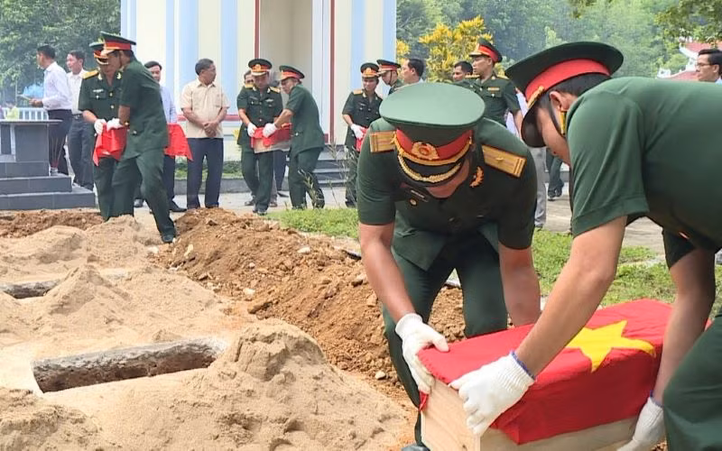 Hài cốt liệt sĩ được vận chuyển theo phương thức hành lý ký gửi, bắt buộc phải có thân nhân đi cùng chuyến tàu.