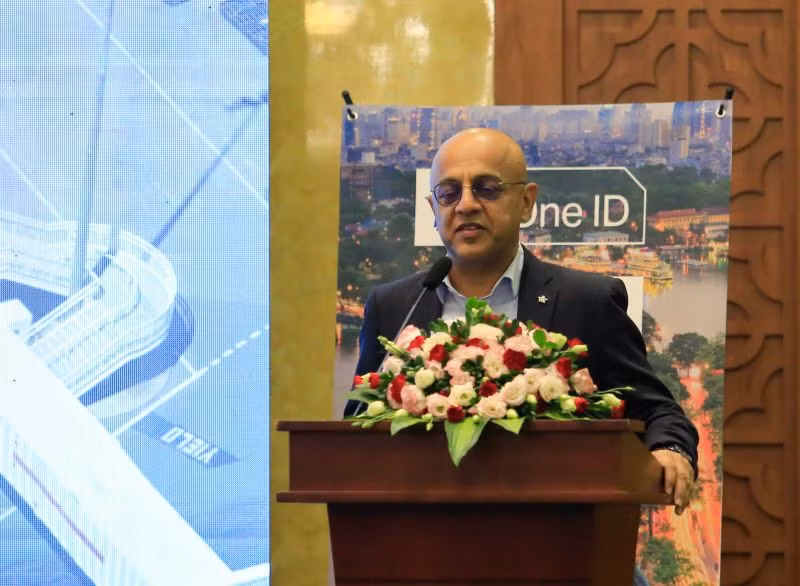 Ông Vinoop Goel, Giám đốc phụ trách Sân bay và quan hệ đối ngoại của IATA khu vực châu Á-Thái Bình Dương phát biểu. Ông Vinoop Goel, Giám đốc phụ trách Sân bay và quan hệ đối ngoại của IATA khu vực châu Á-Thái Bình Dương phát biểu.