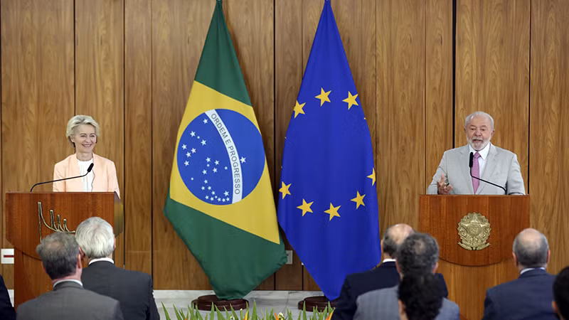 Chủ tịch EC và Tổng thống Brazil tại cuộc họp báo chung ở Brasilia.