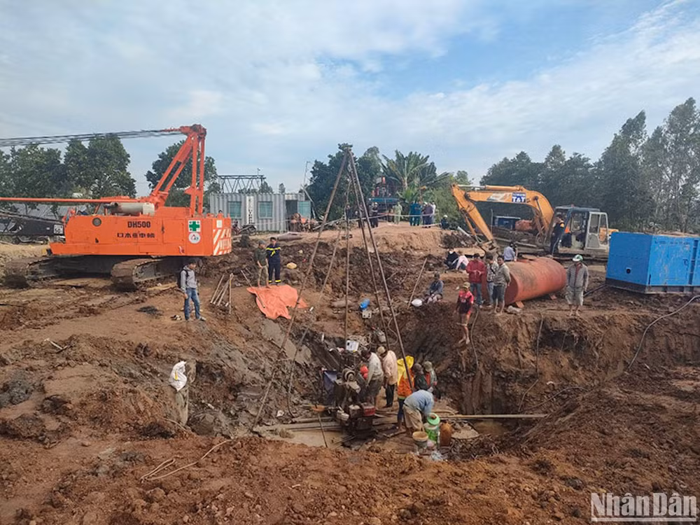 Hiện trường nơi bé Hạo Nam gặp nạn. (Ảnh: HỮU NGHĨA)