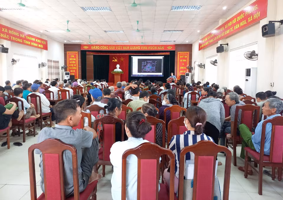 Tuyên truyền về công tác giải phóng mặt bằng đường Vành đai 4 cho người dân tại huyện Đan Phượng.