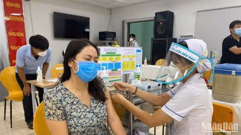 Trong 4 tuần trở lại đây, Thành phố Hồ Chí Minh ghi nhận số ca mắc Covid-19 tăng nhẹ. (Ảnh: CHI MAI)