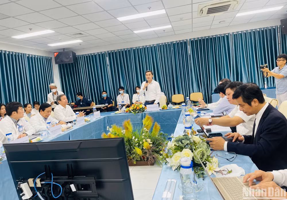 Toàn cảnh buổi làm việc. (Ảnh: CHI MAI)