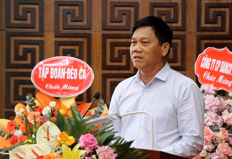 Đồng chí Bùi Đức Giang, Chủ tịch Hiệp hội doanh nghiệp tỉnh Điện Biên phát biểu ý kiến tại buổi gặp mặt.