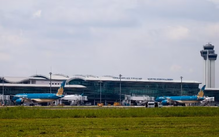 Cảng hàng không quốc tế Tân Sơn Nhất.