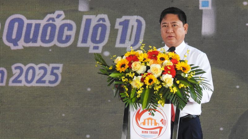 Đồng chí Trần Quốc Nam, Chủ tịch Ủy ban nhân dân tỉnh Ninh Thuận phát biểu tại buổi lễ. Đồng chí Trần Quốc Nam, Chủ tịch Ủy ban nhân dân tỉnh Ninh Thuận phát biểu tại buổi lễ.