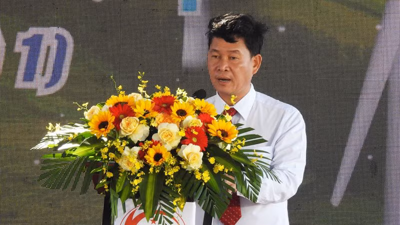 Giám đốc Ban Quản lý Dự án Đầu tư xây dựng và Phát triển quỹ đất tỉnh Ninh Thuận Phạm Minh Tân báo cáo quá trình triển khai dự án.